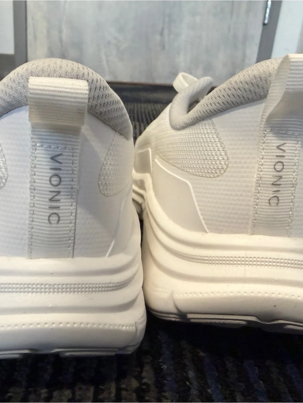 Women's Max Walk Vionic Sneakers NWOB